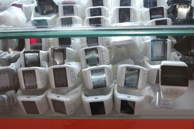 夾縫求生:華強北市場山寨水貨市場現(xiàn)狀報告_華強北電腦網(wǎng)_中國專業(yè)IT門戶網(wǎng)站!